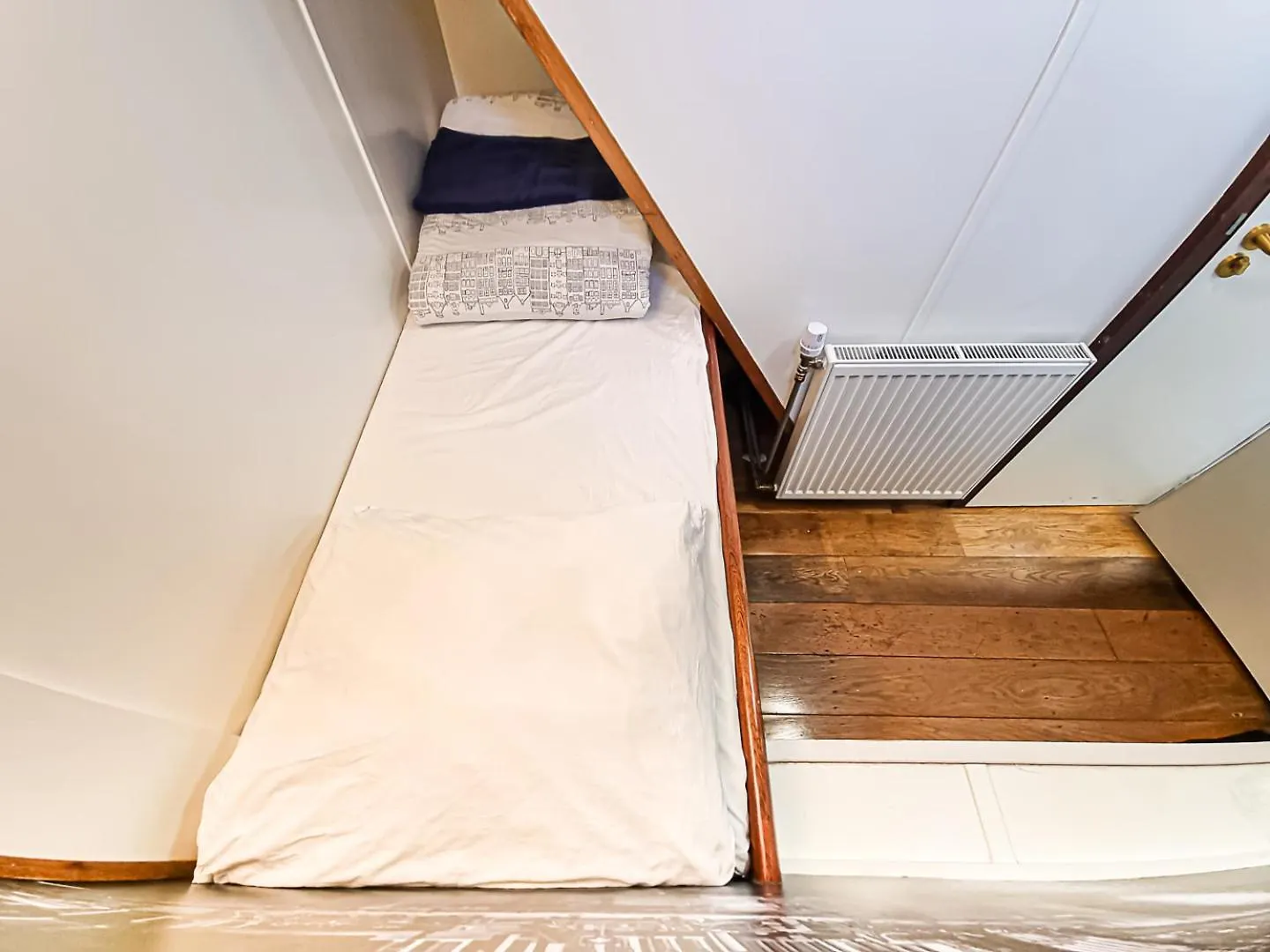 Hotel The Cabin @ Mps Noorderzon Amsterdam